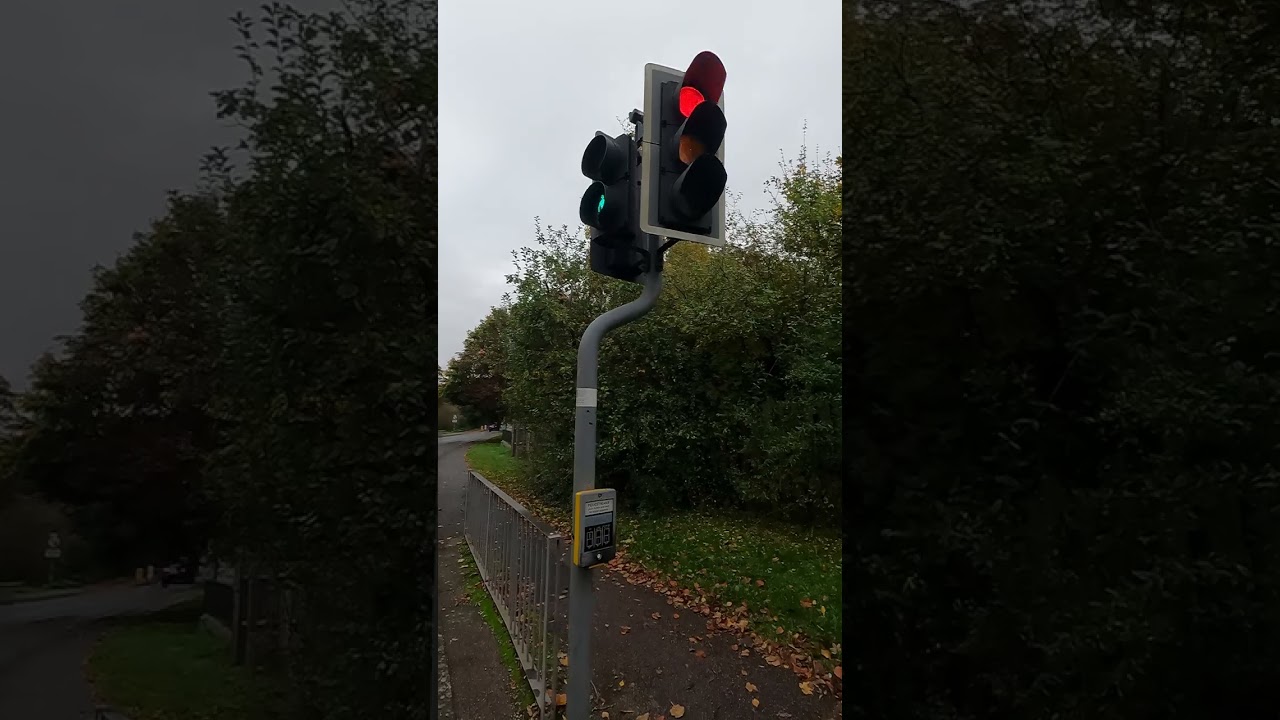 Bishop's Stortford: Villiers-Sur-Marne Avenue, PEEK LED Traffic Lights Pelican Crossing