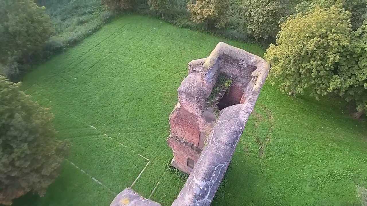 Drone boven Dordrecht: ruïne Huis te Merwede