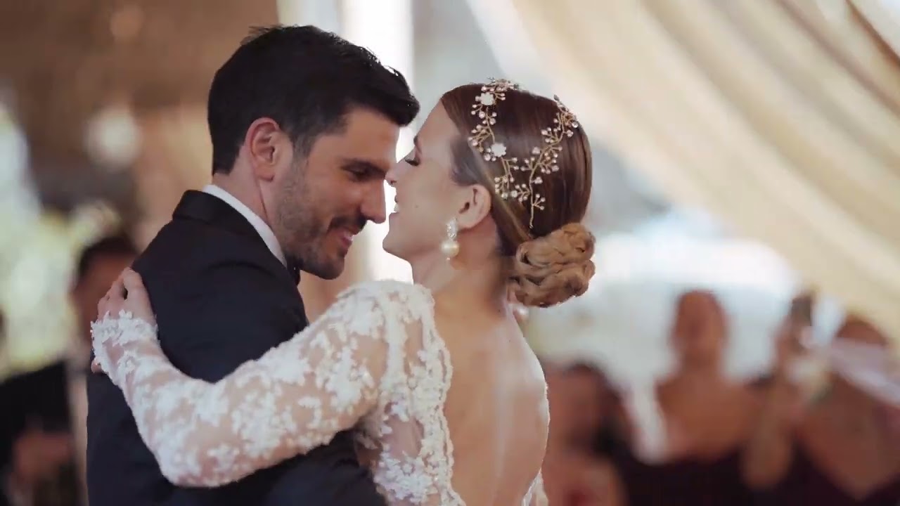PeCou Boda clip 2