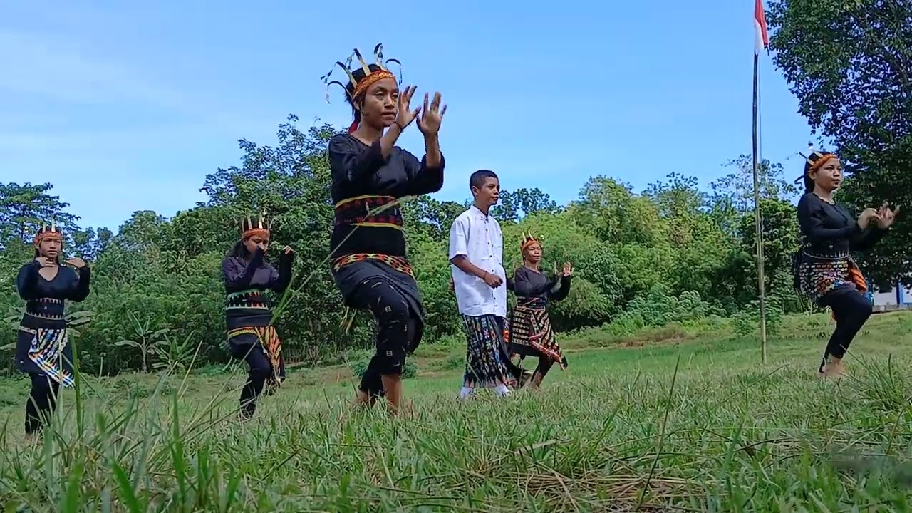 Tarian Adat Manggarai