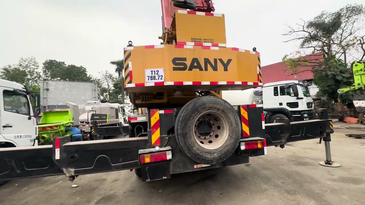 Em Tùng kiểm tra nghiệm thu bàn giao xe Sany 35 tấn 2019 cho người Anh ở Hưng Yên.