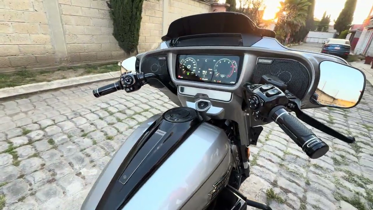STREET GLIDE 2023 CVO