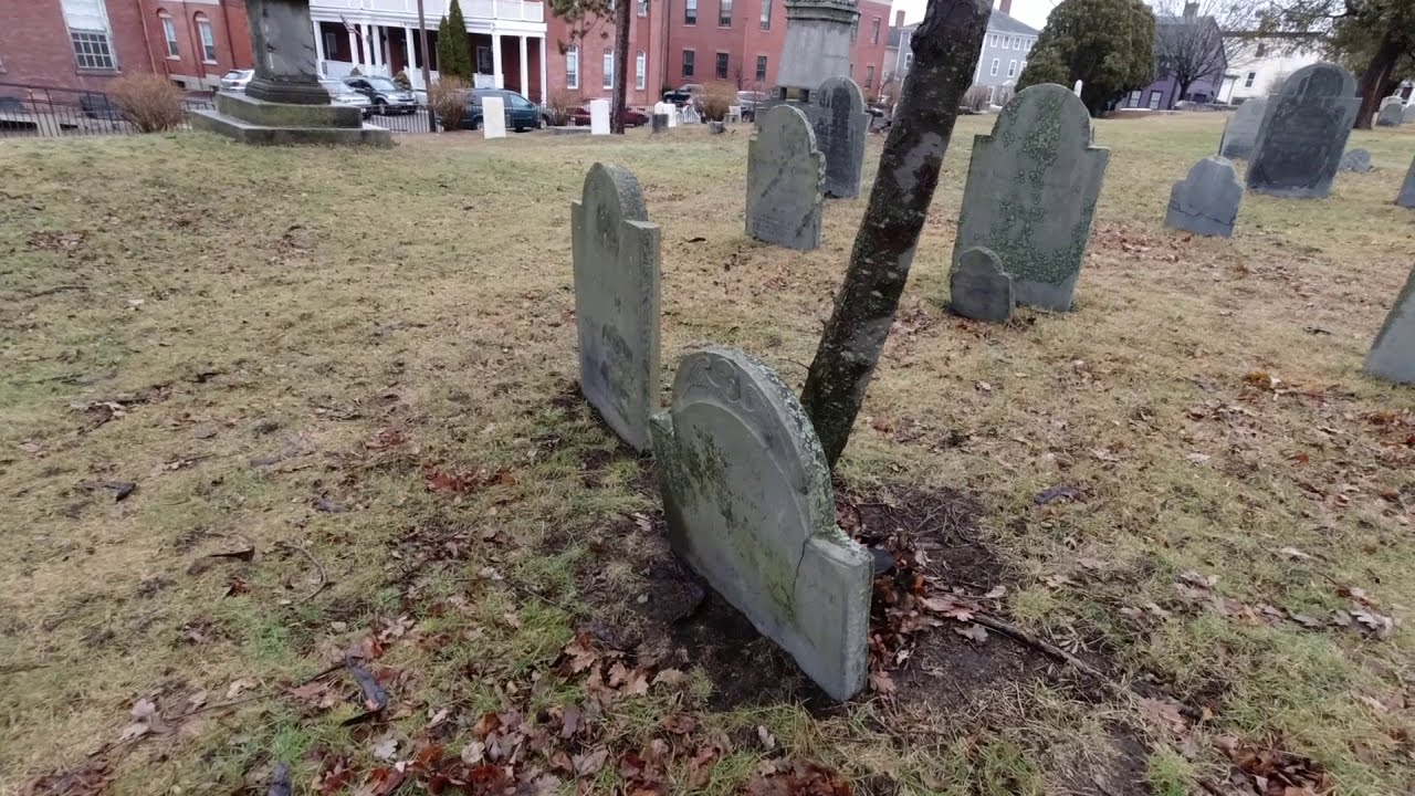 Broad Street Cemetery, Established 1655 in Salem, Massachusetts | Walking Old Graveyards