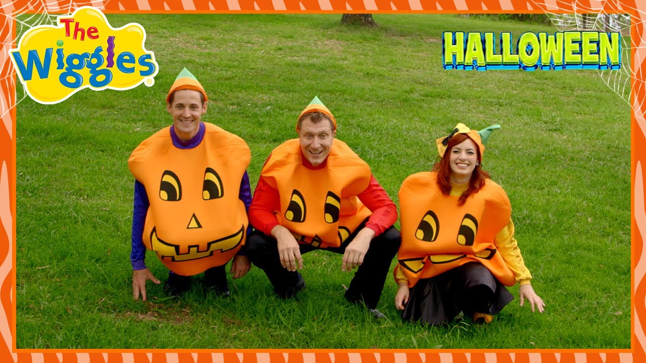 Three Little Pumpkins 🎃🎃🎃 Kids Halloween Songs 🎵 The Wiggles