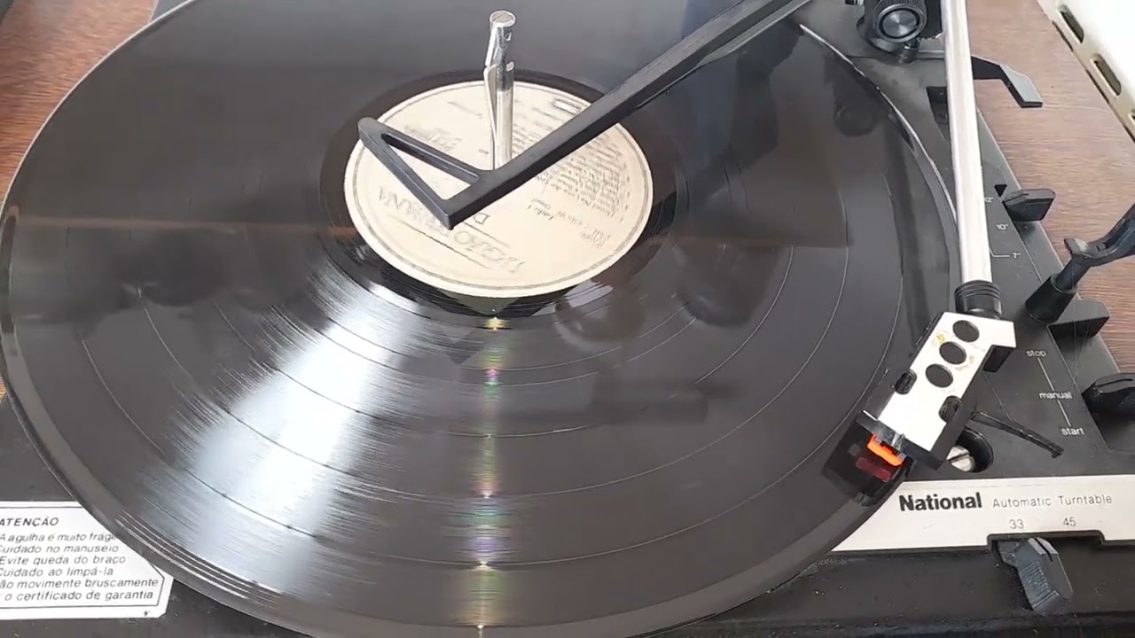 Aparelho de Som Vintage 3x1 National Ledsonic SS- 9000. &Agrave; venda R$ 1500,00.