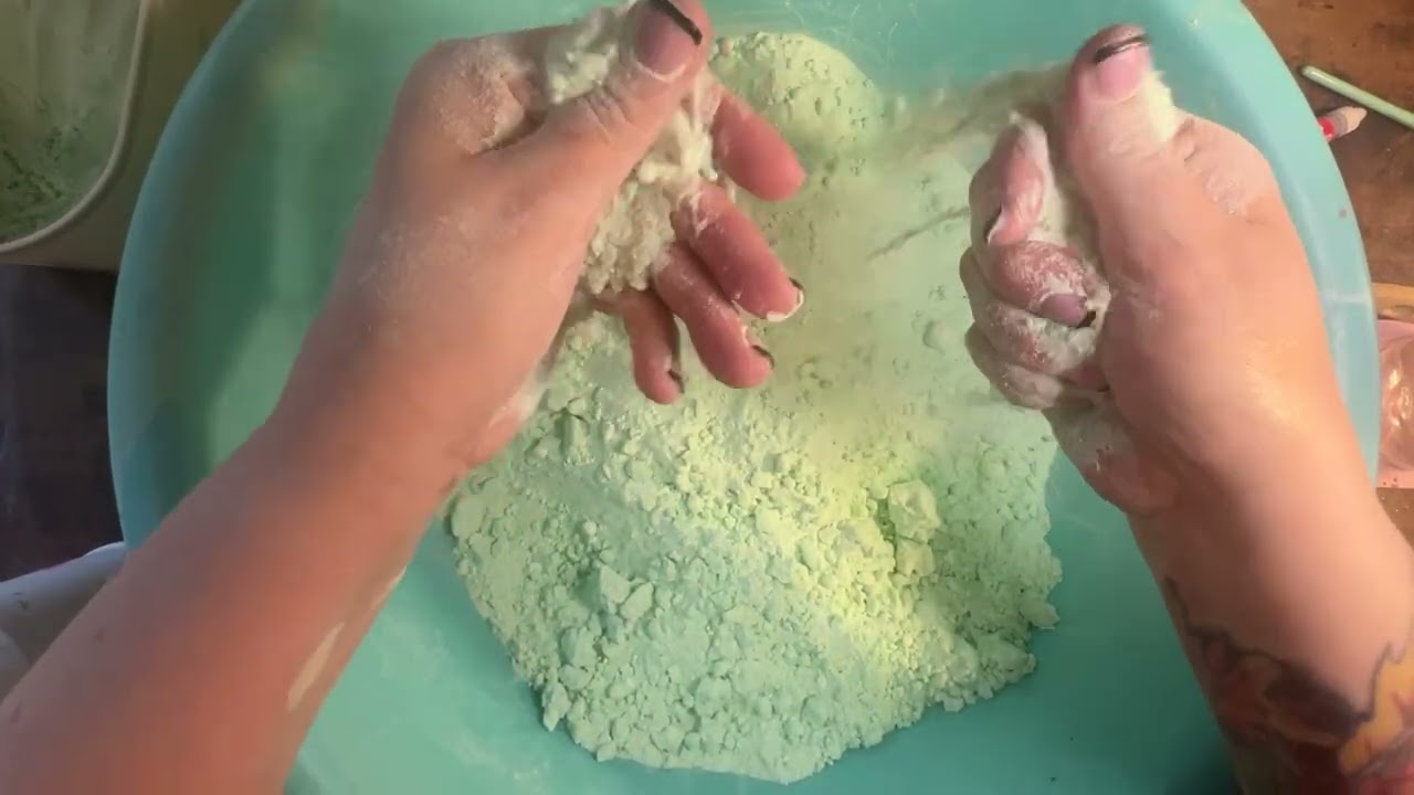 Snow white ASMR baking soda crush in pale green