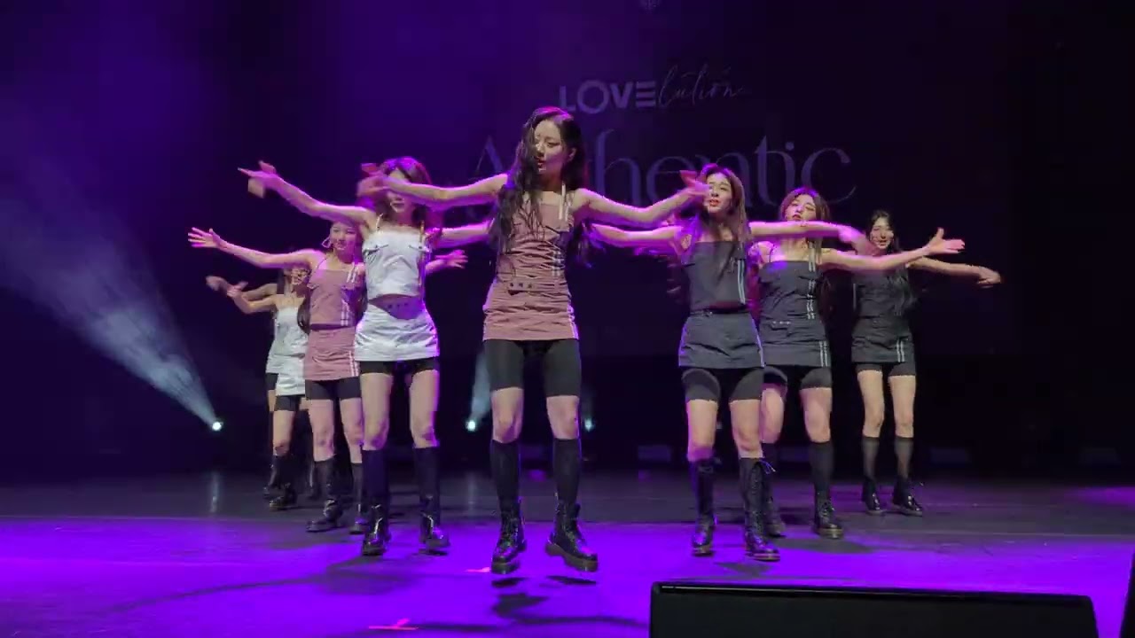tripleS (트리플에스) LOVElution - Generation | Tysons 231003 | 