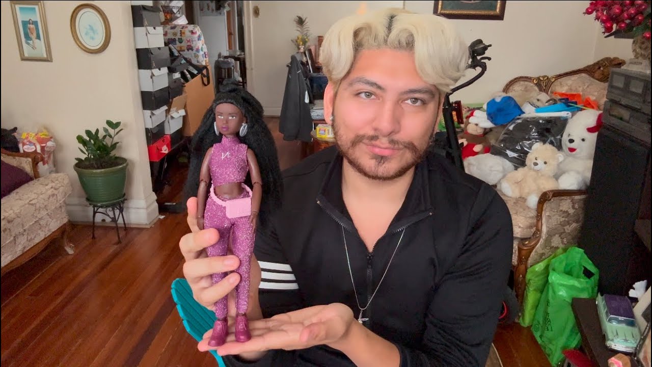 New Naturalistas Liya Doll unbox and review + comparing face screening to previous collection