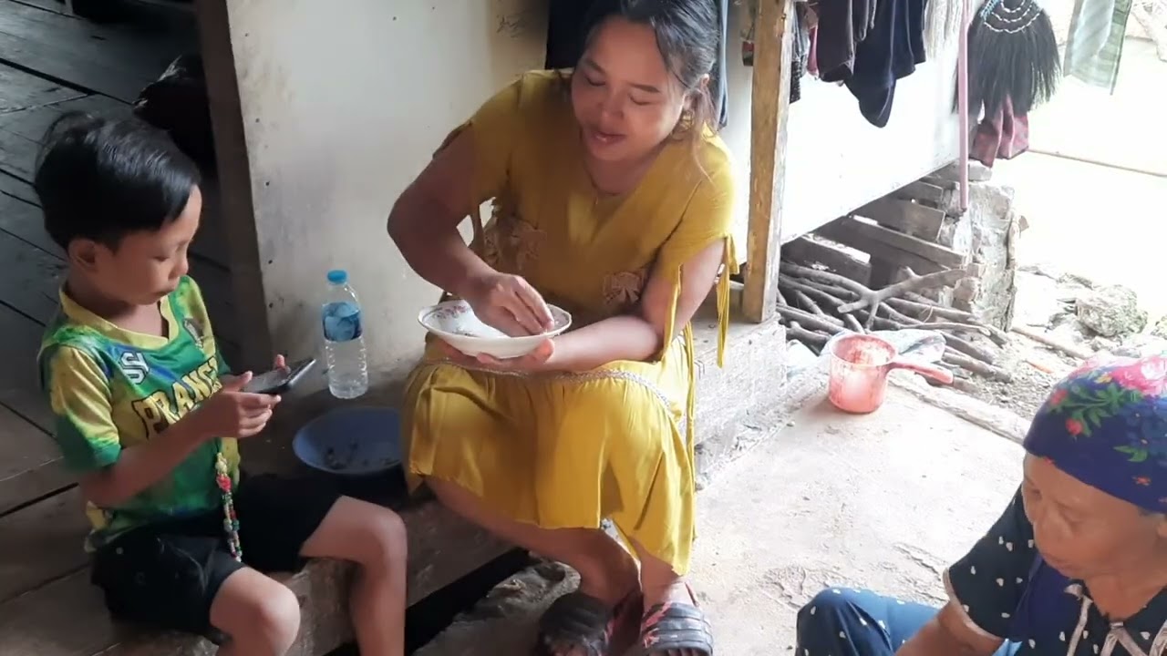 Beli bakso mahal dan di makan sama aki