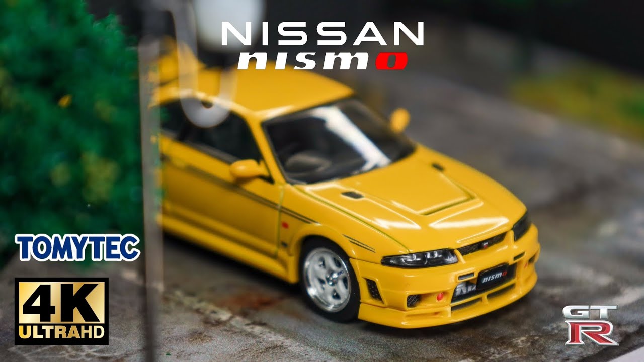 TOMYTEC Tomica Limited Vintage 1:64 - NISSAN SKYLINE GT-R R33 400R Yellow l Cinema Shot 4K Die-cast