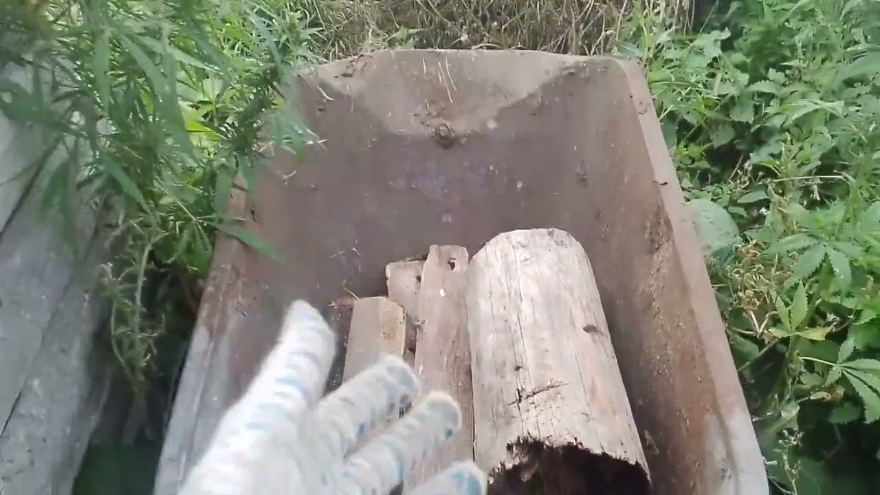 сделал каркас крыши в домике