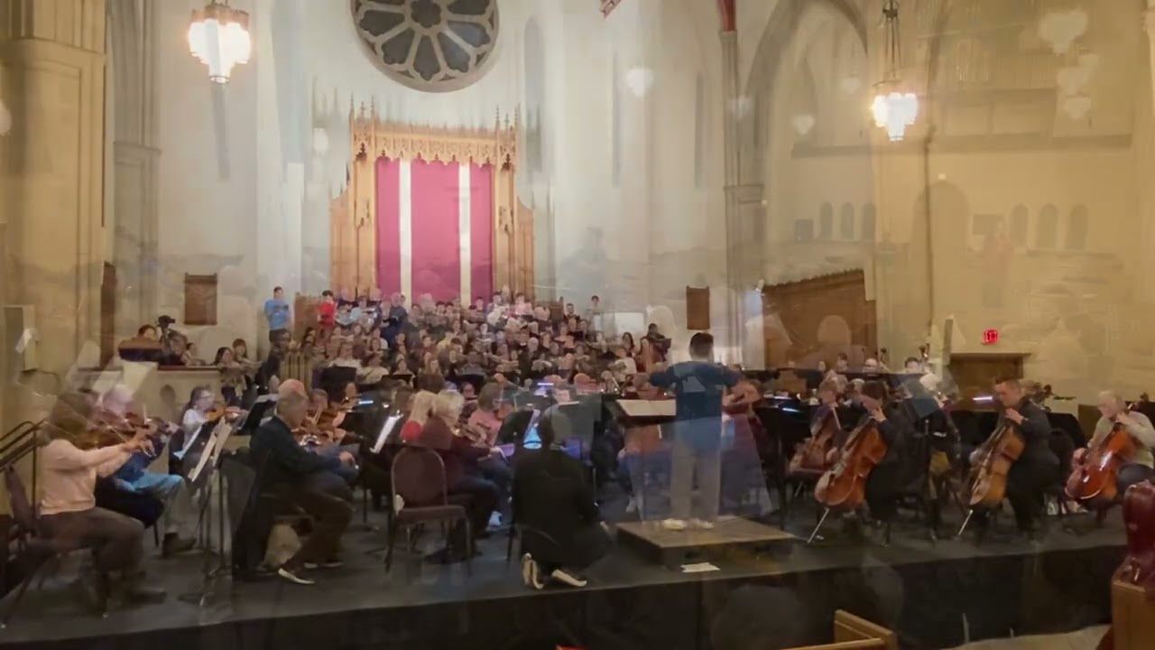 A rehearsal snippet of Arianne Abela conducting Vaughan Williams' Dona Nobis Pacem