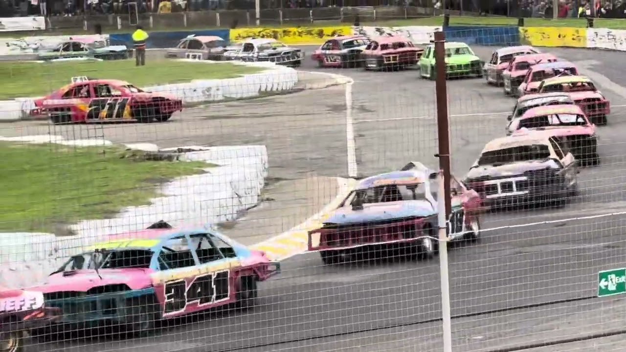 2L saloons Raymond Gunn tribute 14-7-24 @ Skegness raceway