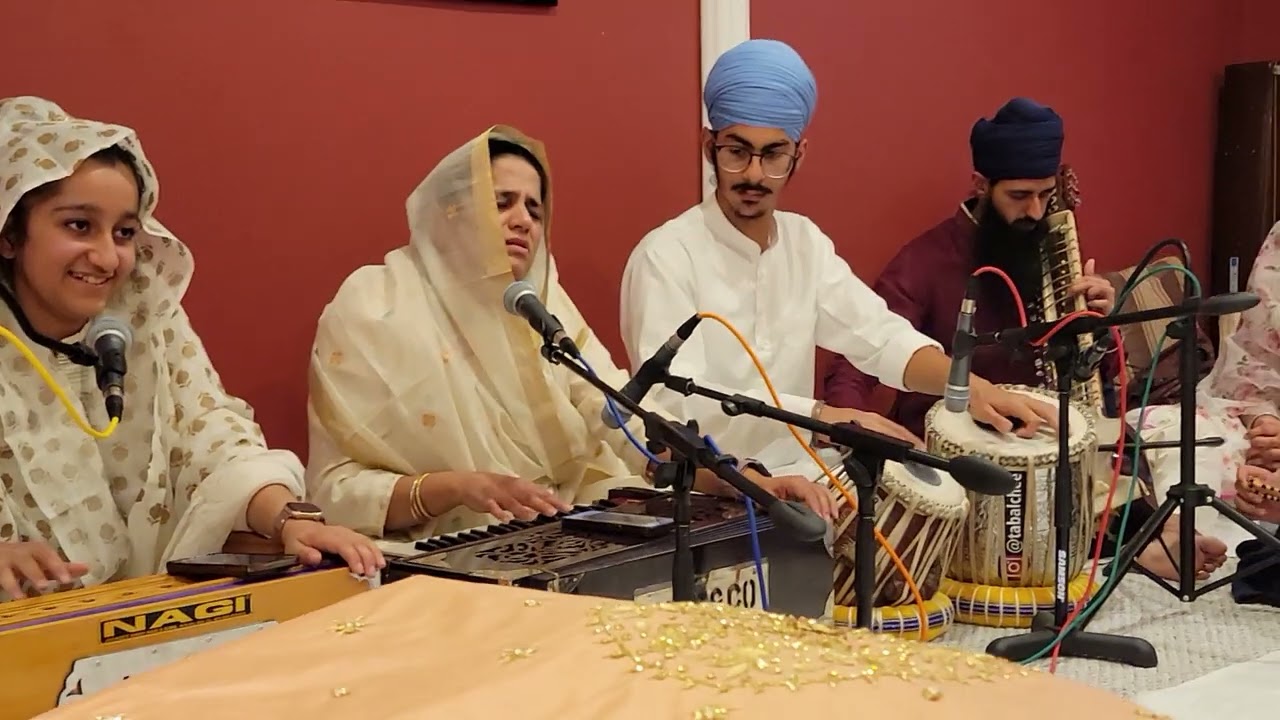 Bibi Guneet Kaur Jee - Hau Varee Mukh Pher Pyaarey