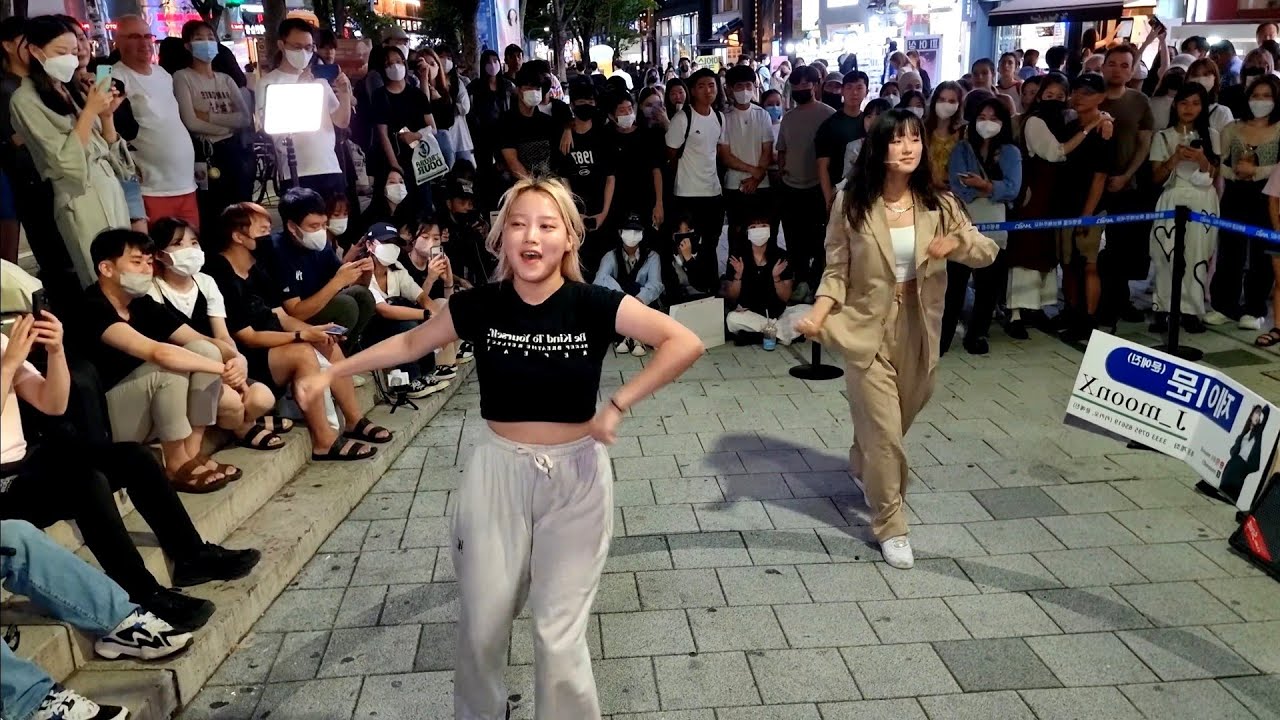 MAJESTY. J MOON & SARI. FANTASTIC INTERACTIVE BUSKING SELECTION. HONGDAE STREET.