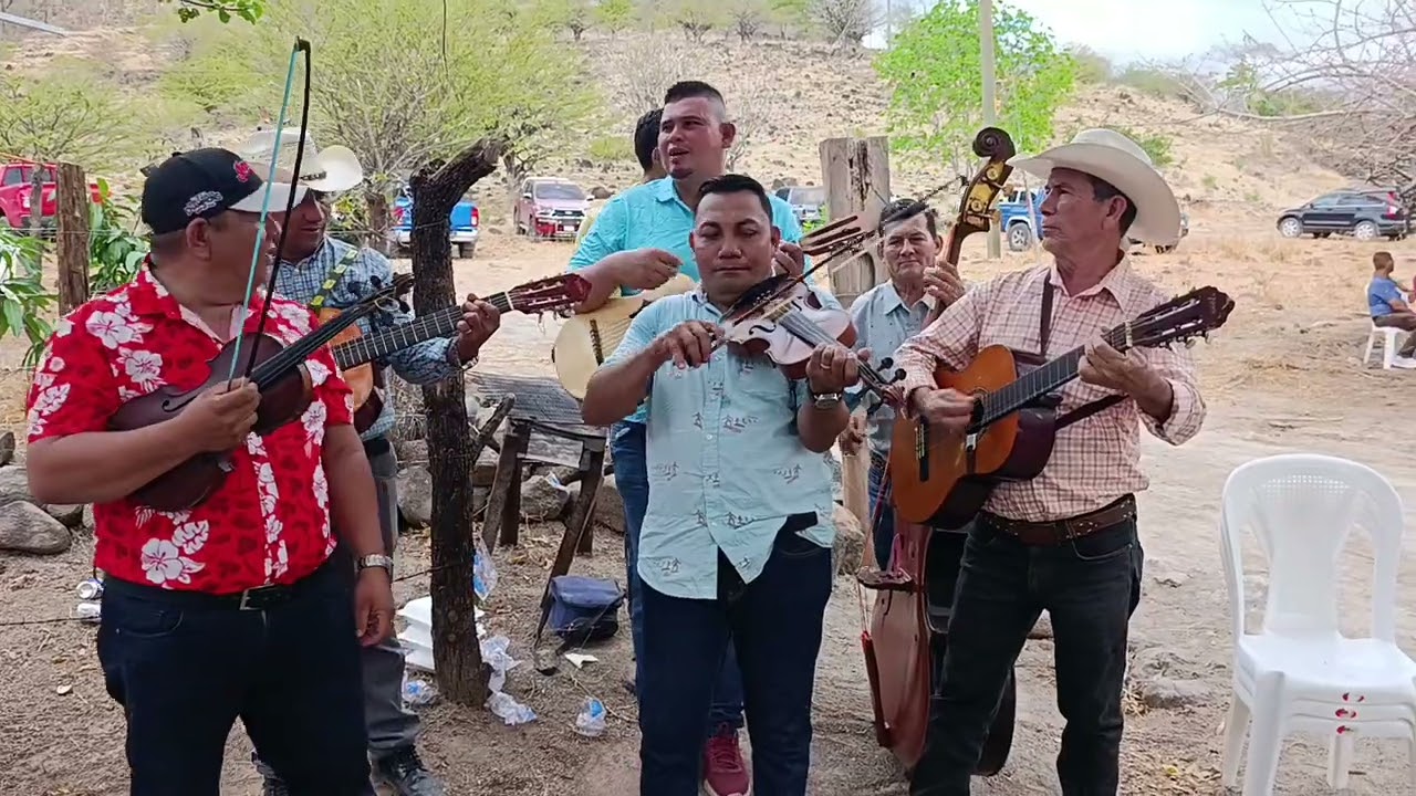 Unidos Del Sur Oficial - Roberto Ruíz