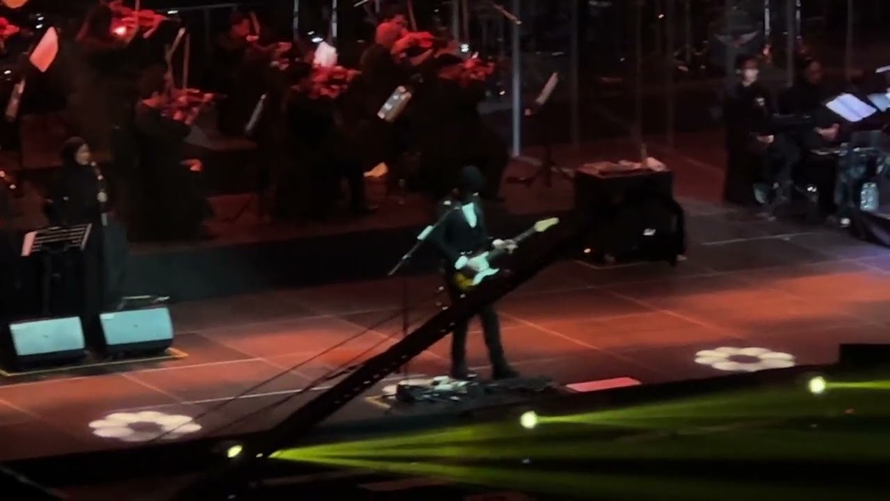 Amir Masdi dan Dewa 19 Live Orchestra Axiata 2023