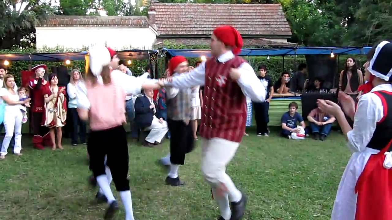 DUBA bailando Engelsk kvadrille en la Feria medieval de Bella Vista