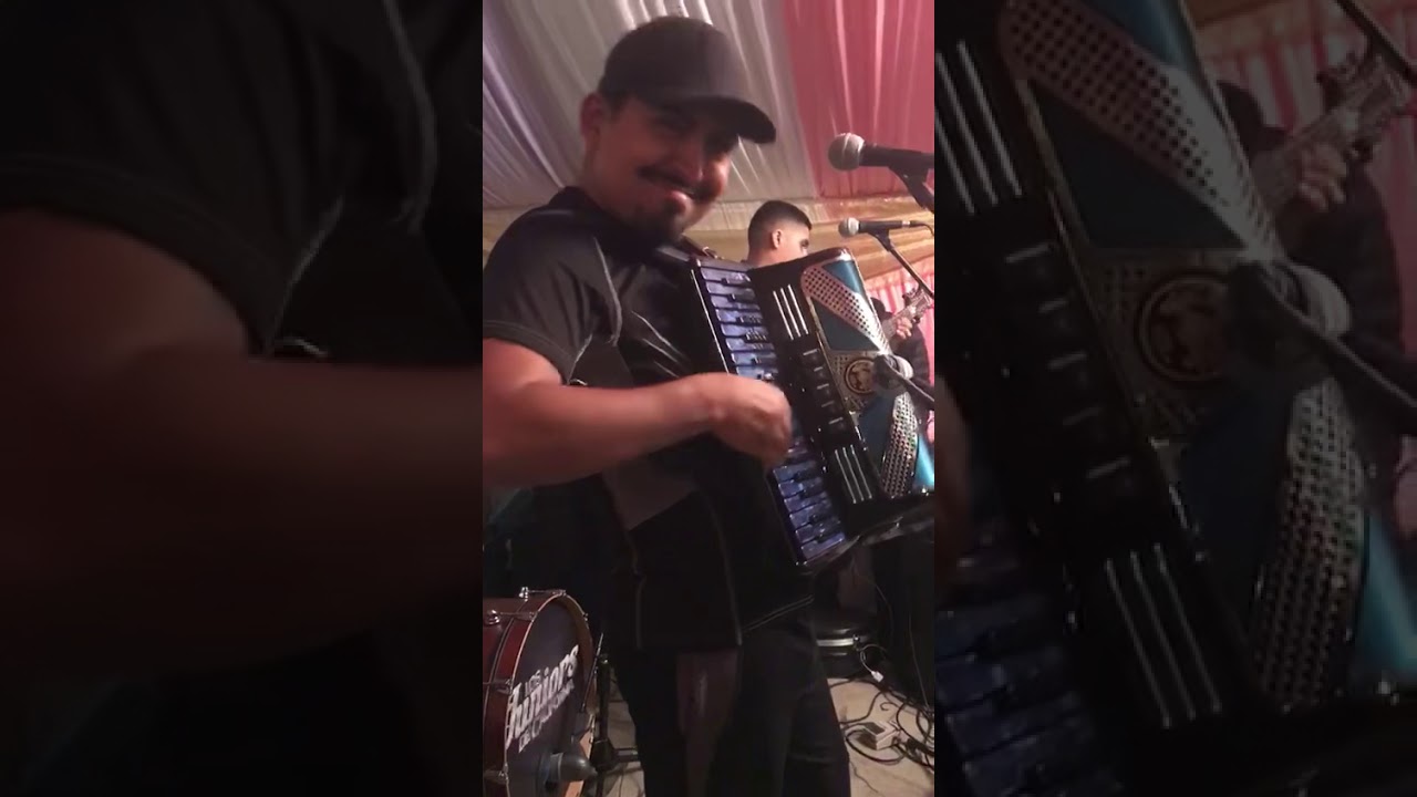 A Puro Pecho - Los Juniors De California - Giovani Chavalos De La Montaña En Vivo