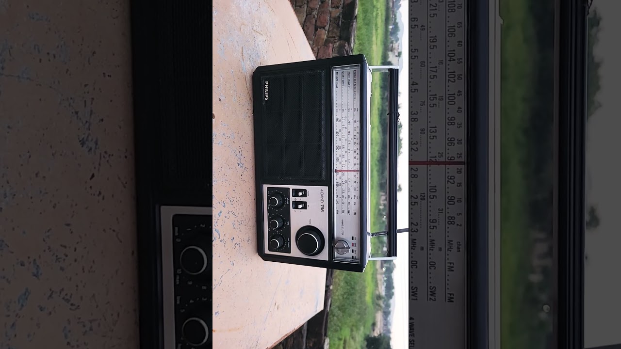 Philips# 4 band Radio# model 90AL795 made in Netherlands#