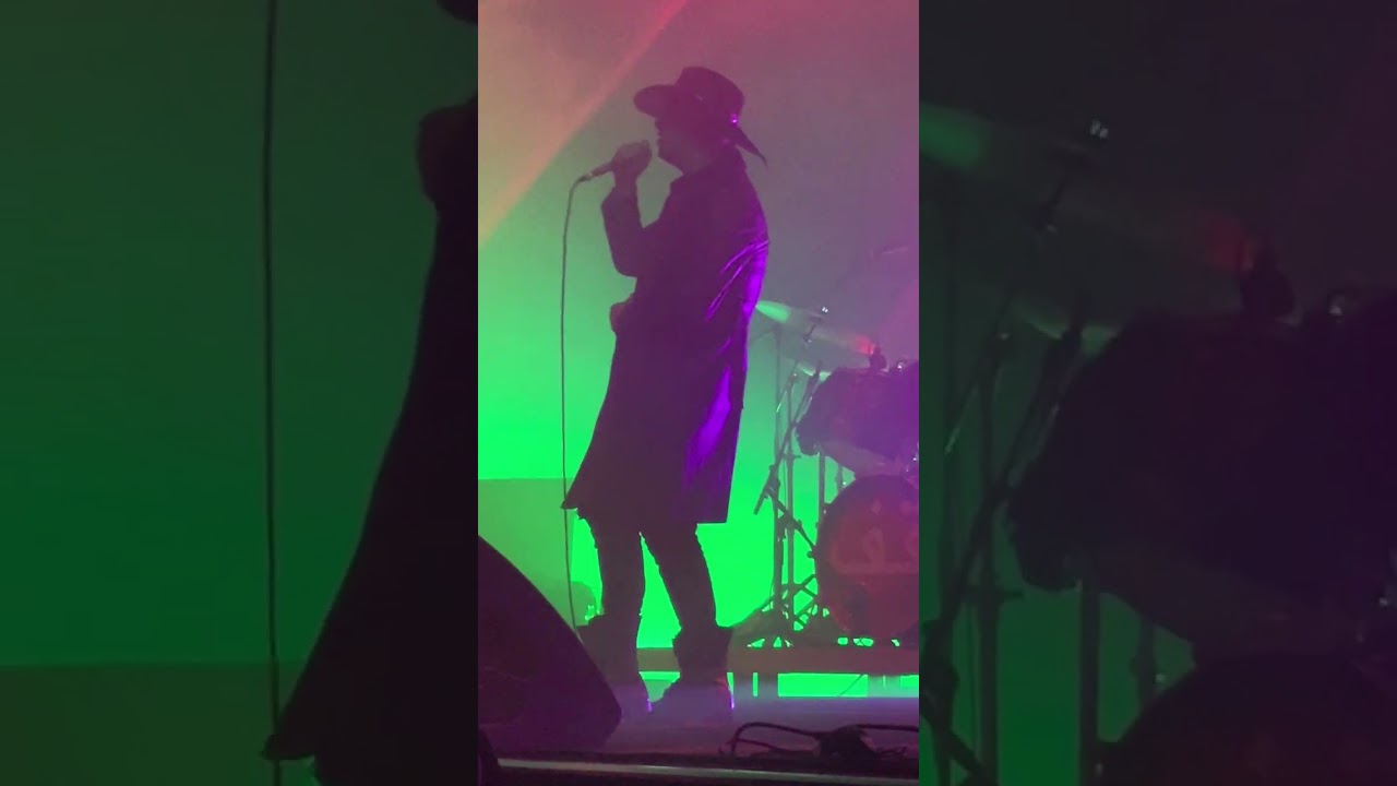 The Voidz - Square Wave - live in Paris at le 104. March 5, 2025