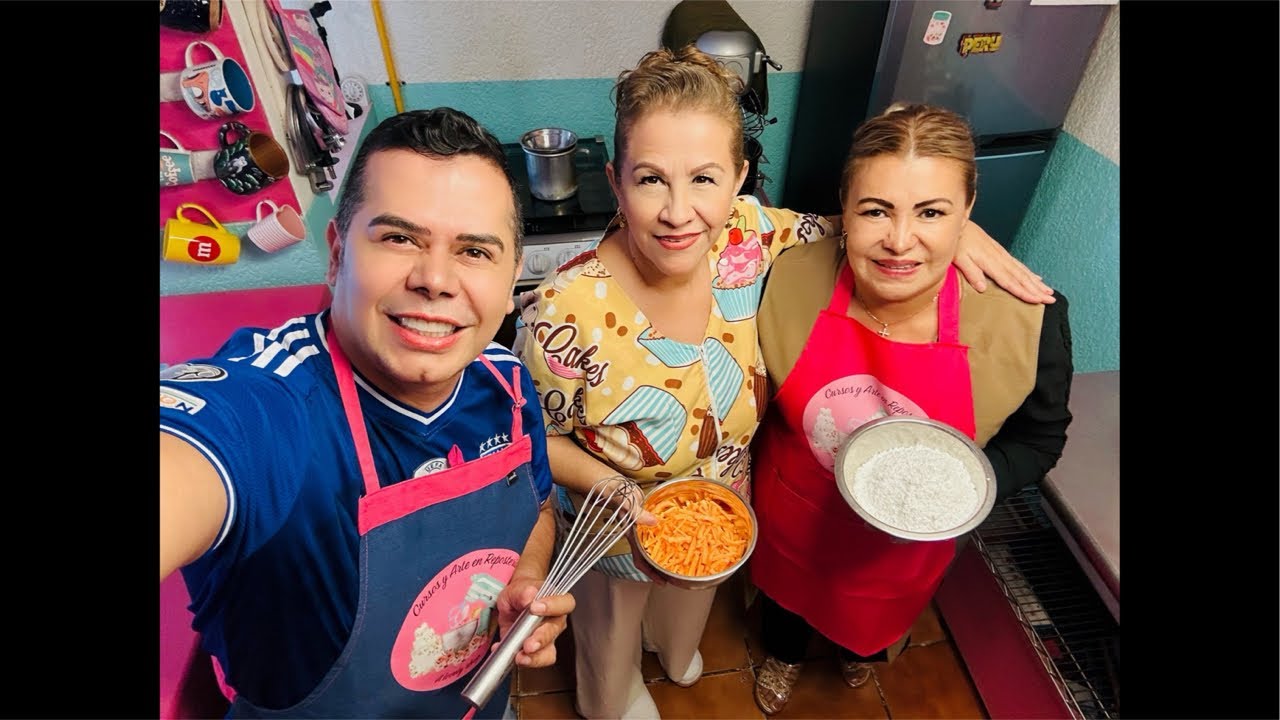 Cocinando con Doña Faby y la Chef Elvira un pastel de zanahoria. 🙏🏻🥰😋