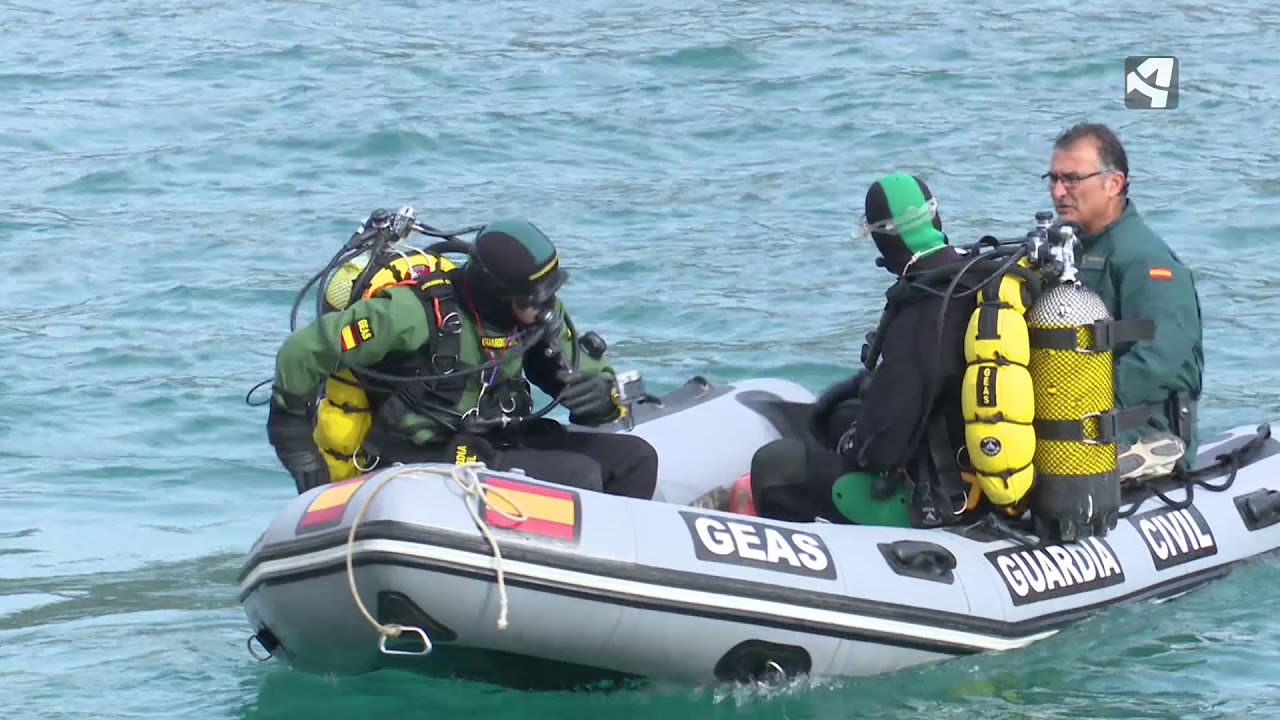 Rescate acuático por GEAS de la Guardia Civil