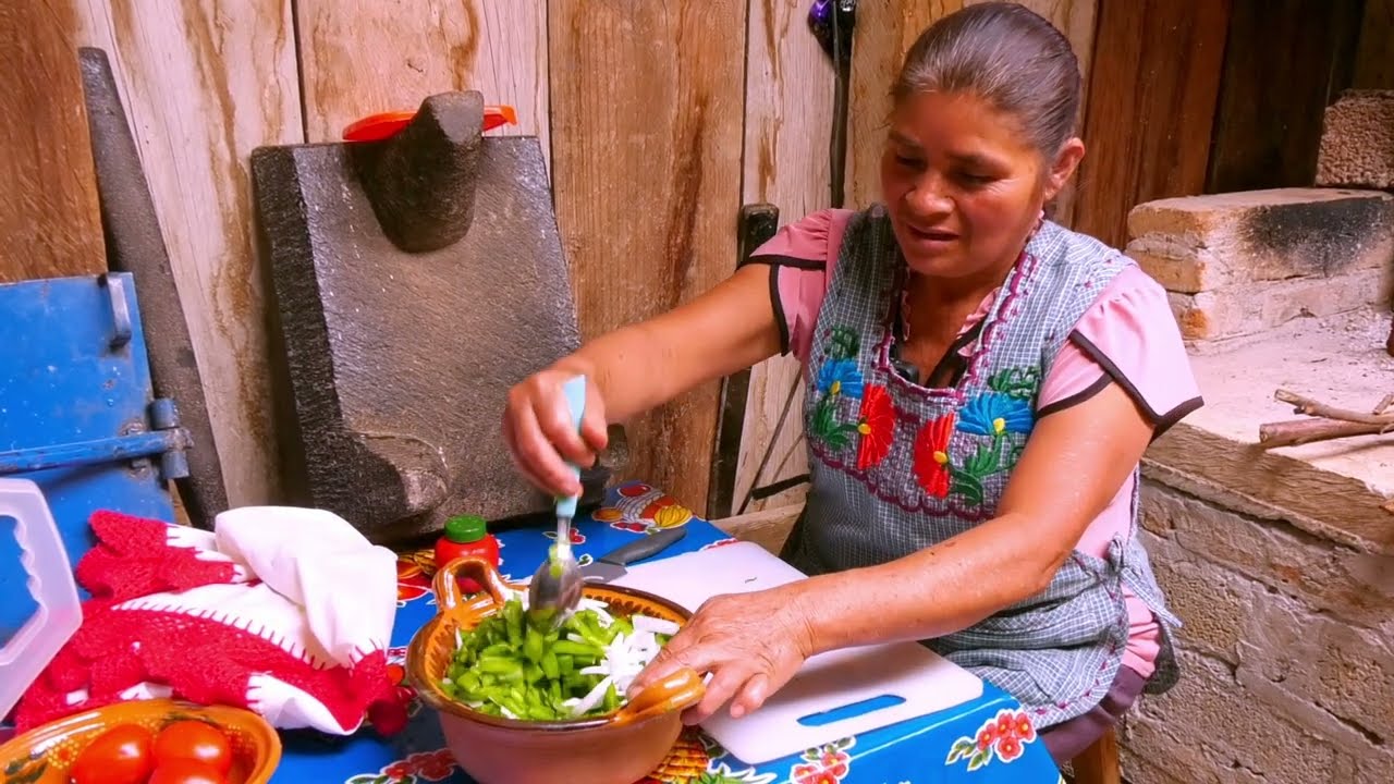 Ensalada de nopales a la mexicana, comidas rápidas y fáciles de hacer sin gastar mucho