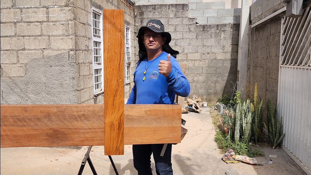 GARAGEM, COM MADEIRA APARENTE ESSE CARPINTEIRO ENFRENTA QUALQUER DESAFIO.....