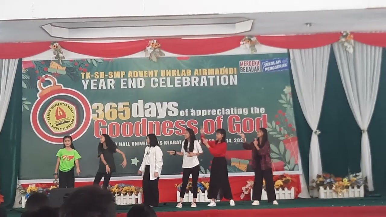 DANCE YEAR CELEBRATION SMP UNKLAB AIRMADIDI