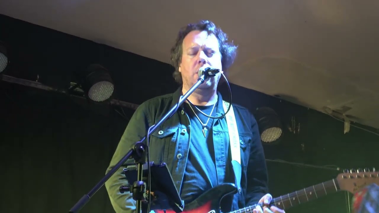 Guitar Heads - Keep On Rockin' In The Free World  - Backstage, Kinross, Scotland. 29/11/25