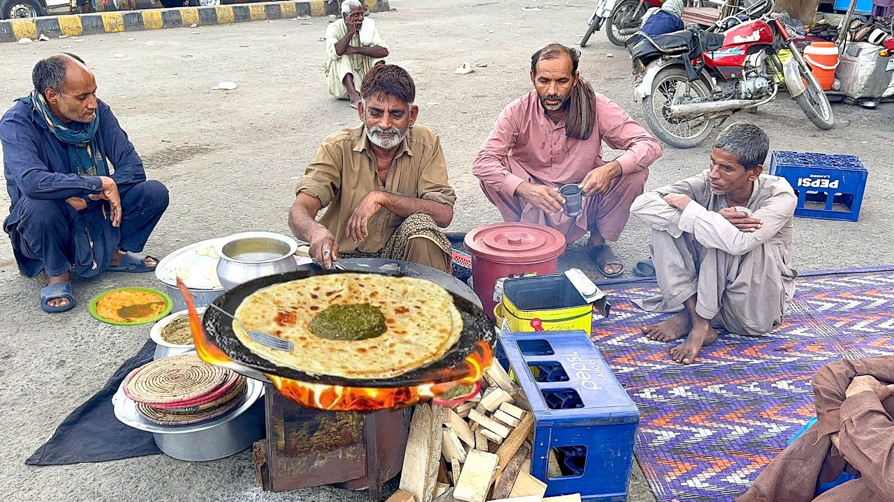 DESI BREAKFAST 😍 ALOO PARATHA WITH SAAG & MAKHAN | LATEST PAKISTANI STREET FOOD - Lahore street food