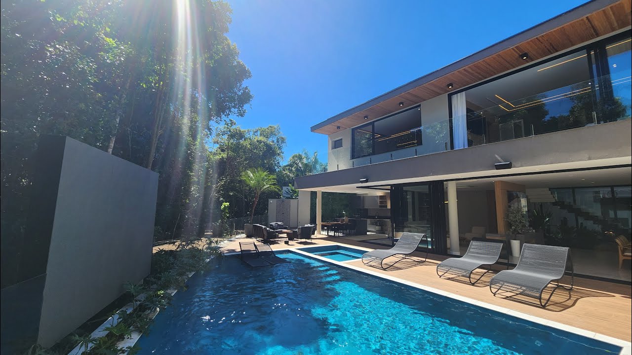 Casa em Condomínio de Altíssimo Padrão na Melhor Rua na Praia Riviera de São Lourenço | CA0080