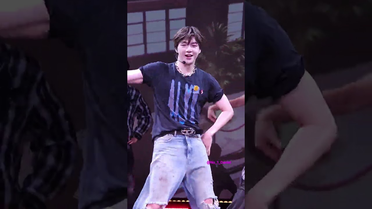 25.09.13.토 Kangdaniel concert Kansas city MO Movie star 