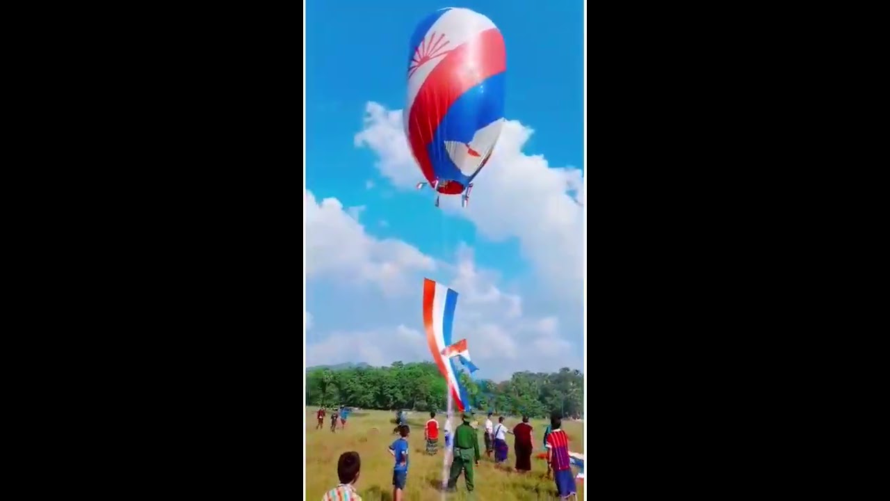 မီးပံုႀကီး​ေတြ လွမွလွ မၾကည္​့ပဲမ​ေနႏိုင္​ Like