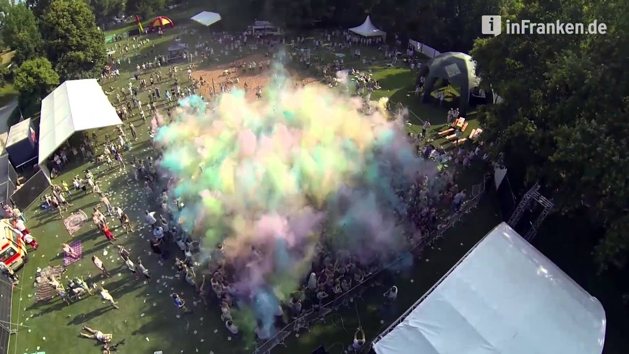 Das Holi-Fest in Bamberg aus der Luft