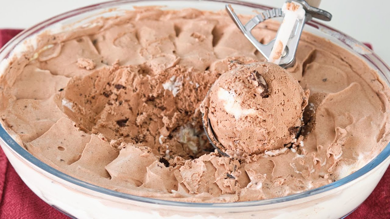 Самое вкусное домашнее мороженое, которое я когда-либо ела! Всего 3 ингредиента! С шоколадом!