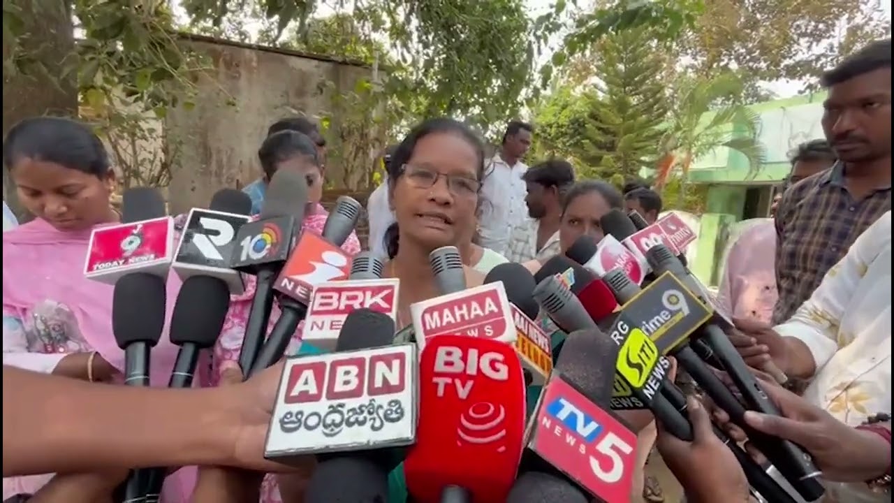 సీనియర్ వీఆర్వో గణపవరం జెన్నీఫర్ మృ**..ఉద్యోగుల మద్దతు ధర్నా | Prime9 West Godavari
