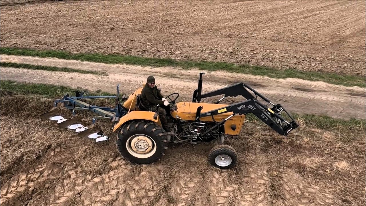 Oranie pod Pszenice/  C-360 i Pług Rabewerk w Akcji/ Tyłem Elektrykiem/  Moc Zetora 8111