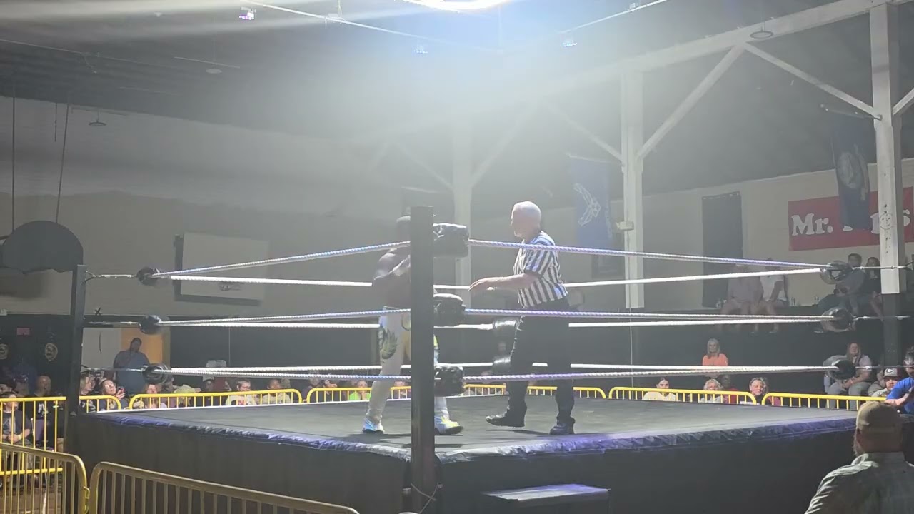 Buzzsaw Benelli vs Ace Lee