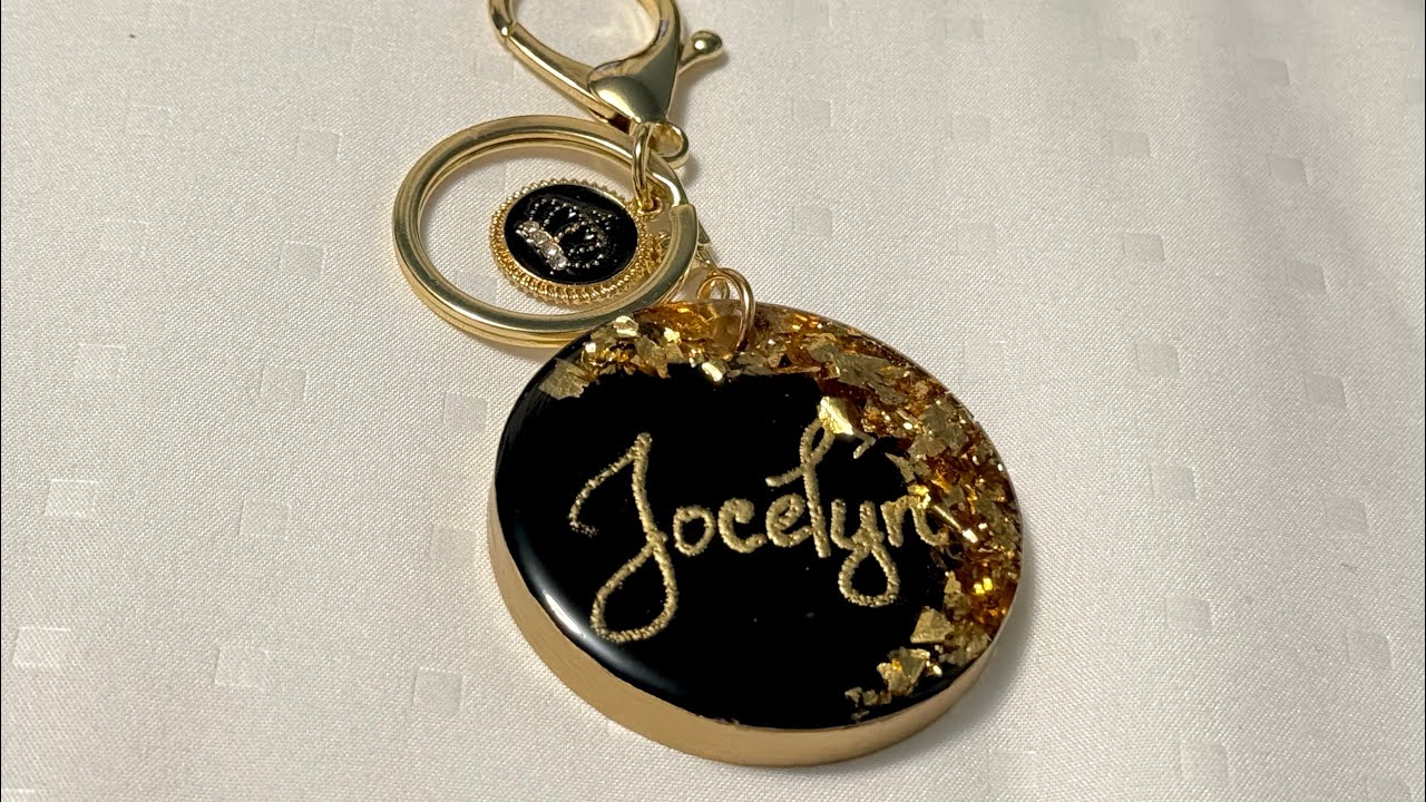 Personalized resin keychain