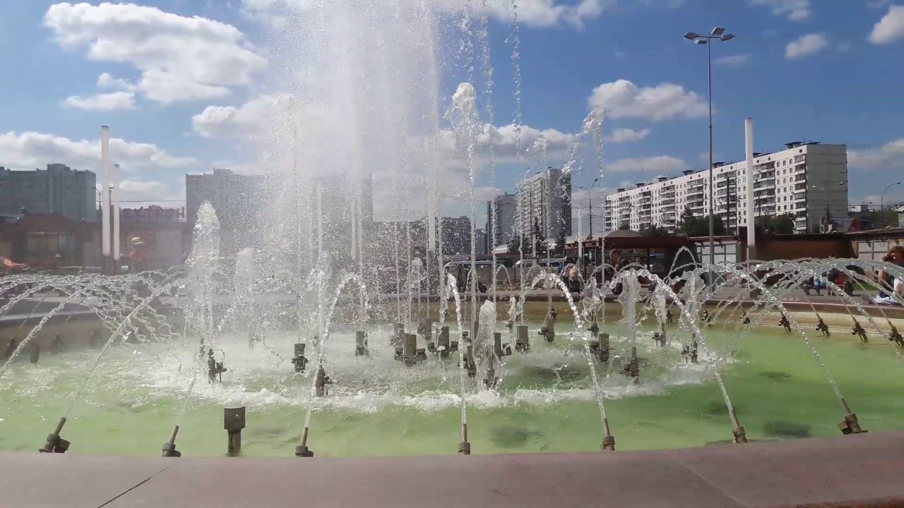Москва.09.08.2017.Поющий фонтан.у ст.метро Пражская