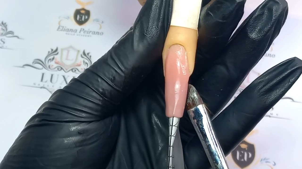 Como usar la mano de silicona semi real #nails 🔥💅 @eliana.peiranonails