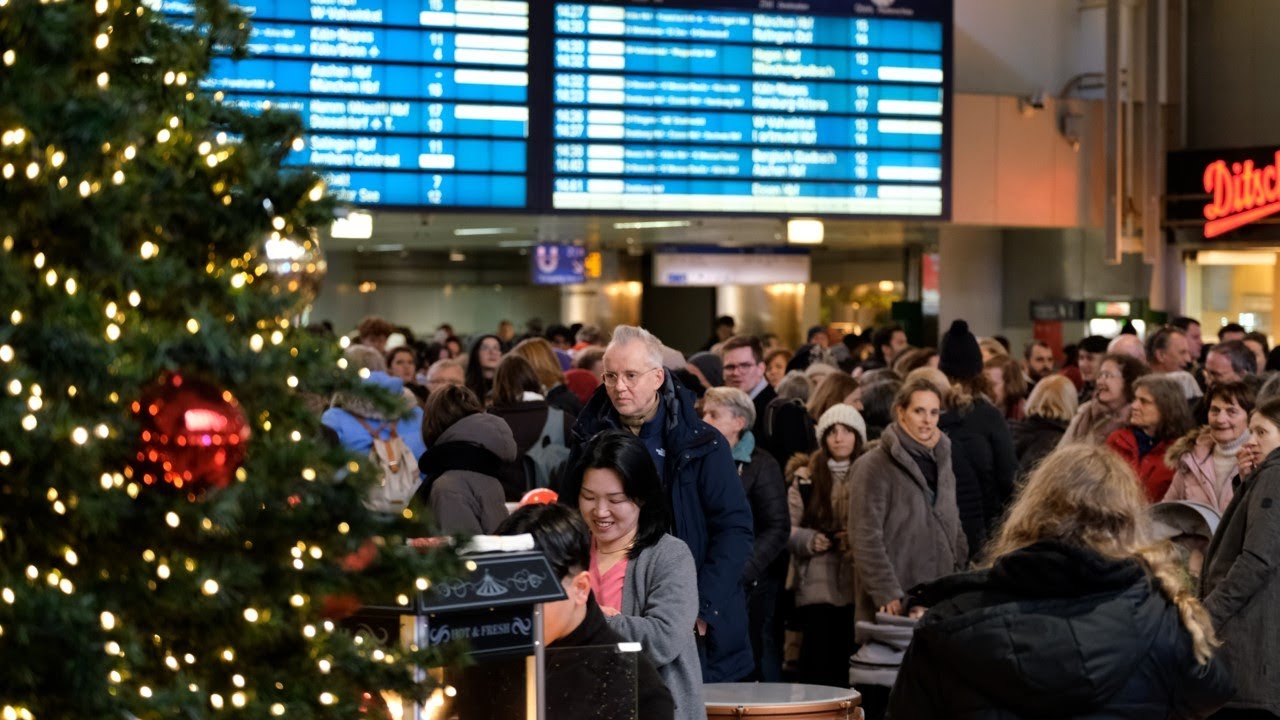 Flashmob am Düsseldorf HBF | Weihnachts-Oratorium | Jauchzet, frohlocket, auf, preiset die Tage