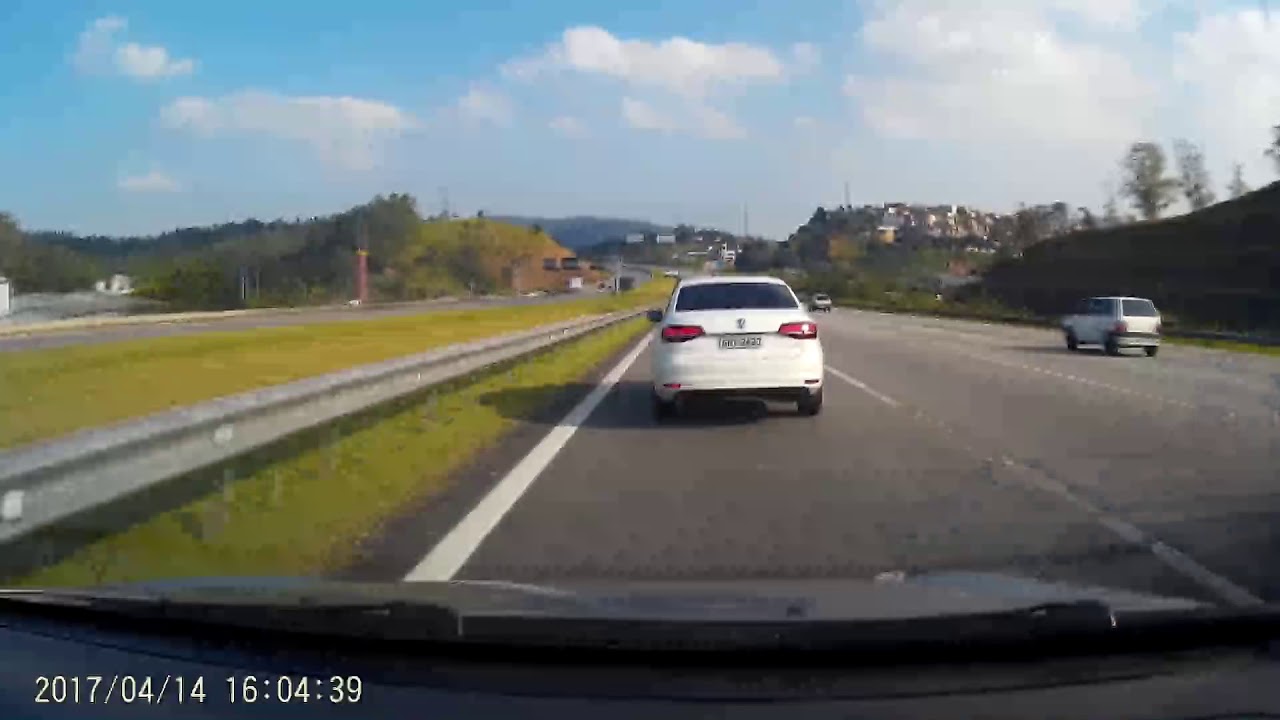 Jetta 1.4T flex vs Focus 2.0 16v Duratec 147cv