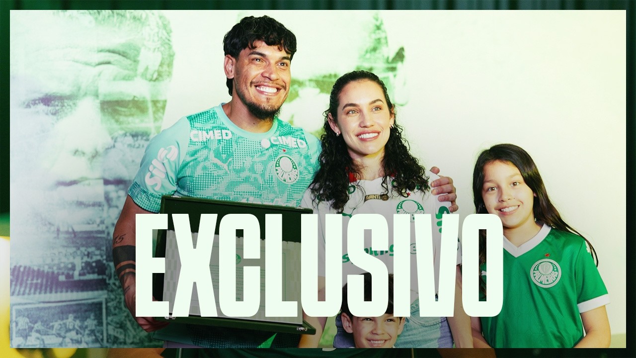 DE ARREPIAR! AO LADO DA FAM&Iacute;LIA, GUSTAVO G&Oacute;MEZ RECEBE HOMENAGEM PELOS 400 JOGOS