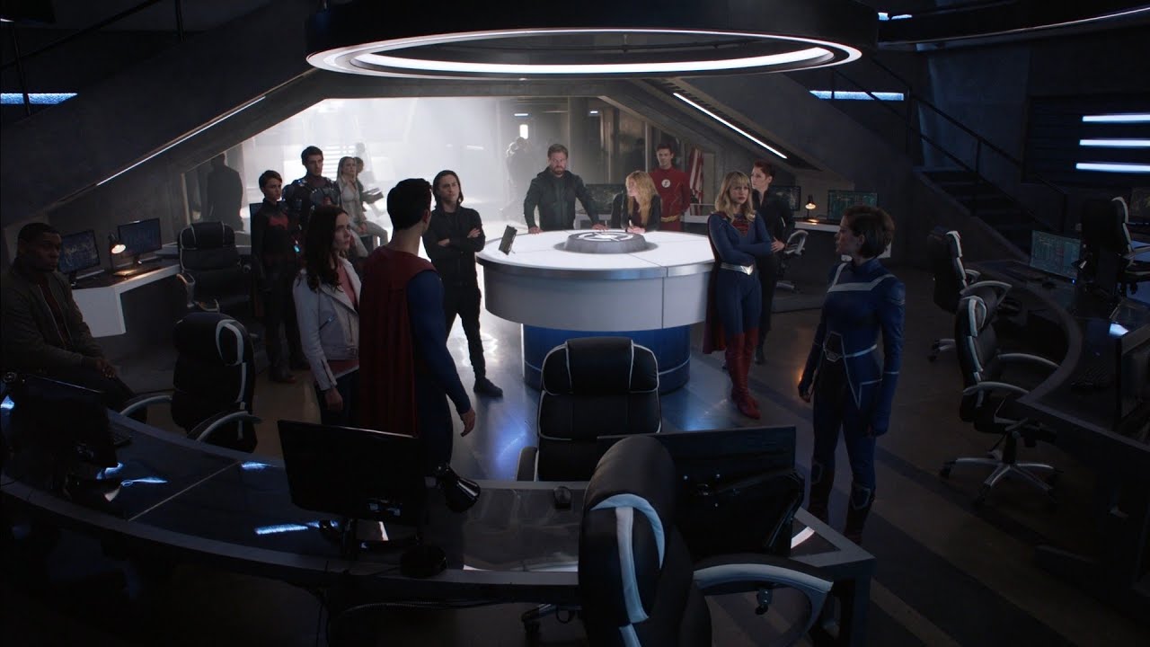 Harbinger Explains Quantum Towers | Crisis On Infinite Earths Part 1 | Supergirl