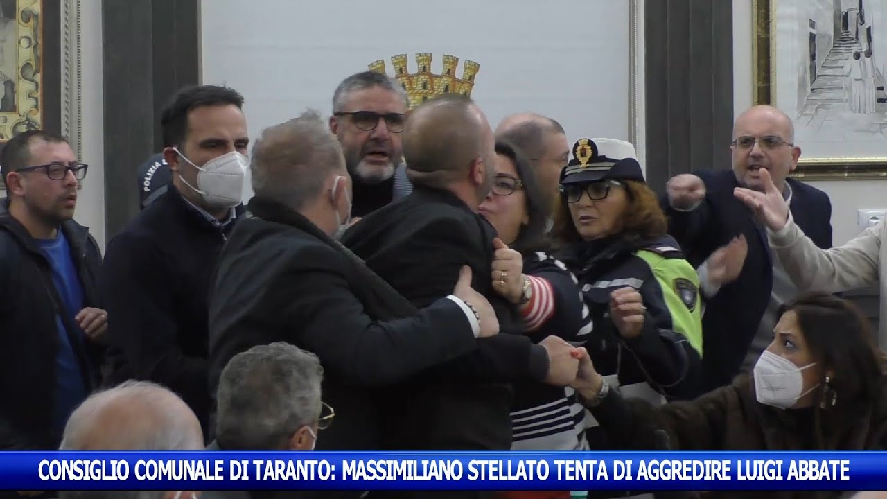 CONS. COM. TARANTO: MASSIMILIANO STELLATO TENTA DI AGGREDIRE FISICAMENTE LUIGI ABBATE