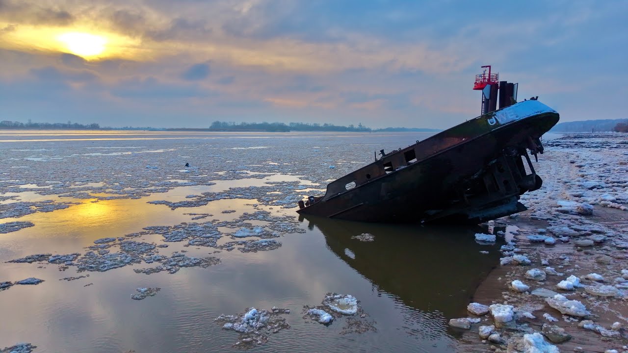 Eisschollen auf der Elbe, Part II -Hamburg Blankenese feat. Schiffswracks „MS Uwe“ und „Polstjernan“