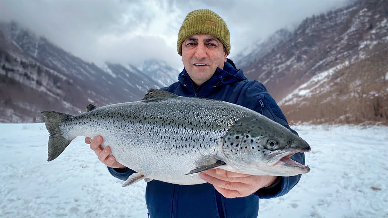 Karda Köyde Varil Altında Ateşte Kızaran Dev Mersin Balığı